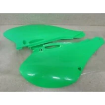 Podsedlovky pasuje na  KX125/250 99-02 zelené